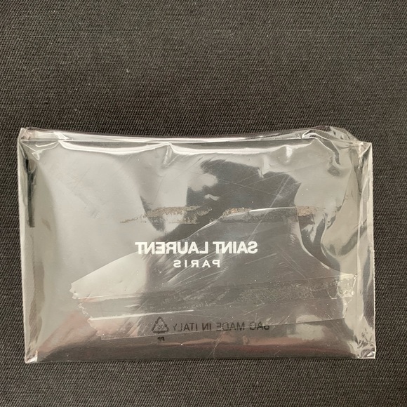 Saint Laurent Calfskin Black Tote - Picture 4 of 16